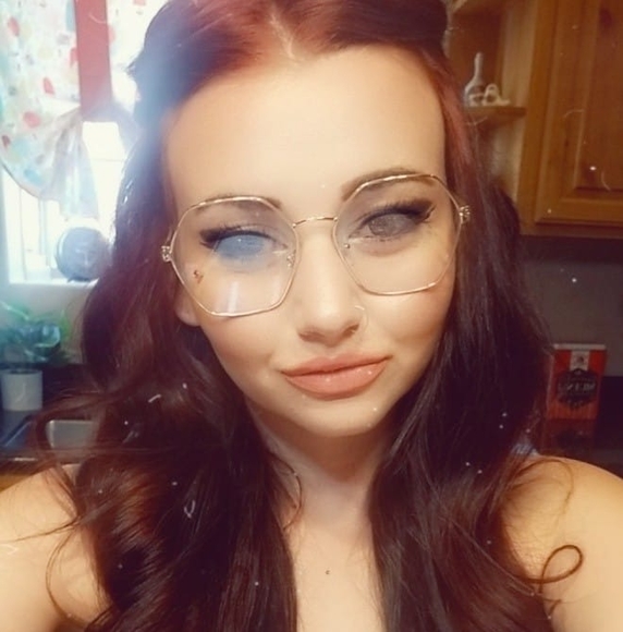 Profile Picture of Rebecca Spindler (@rdunigan950) on Poshmark