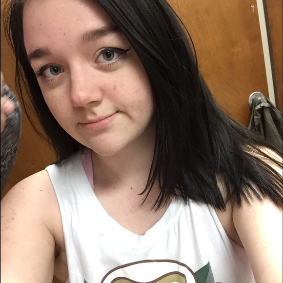 Profile Picture of Kylee Bryan (@fadley) on Poshmark