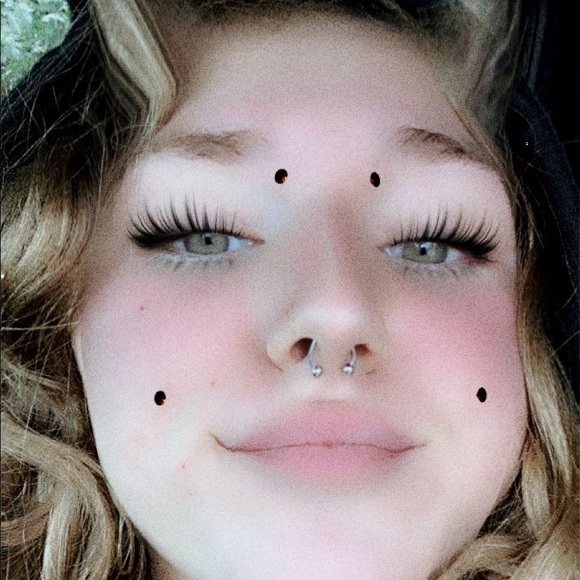 Profile Picture of Zan Summerlin (@zansummerlin) on Poshmark