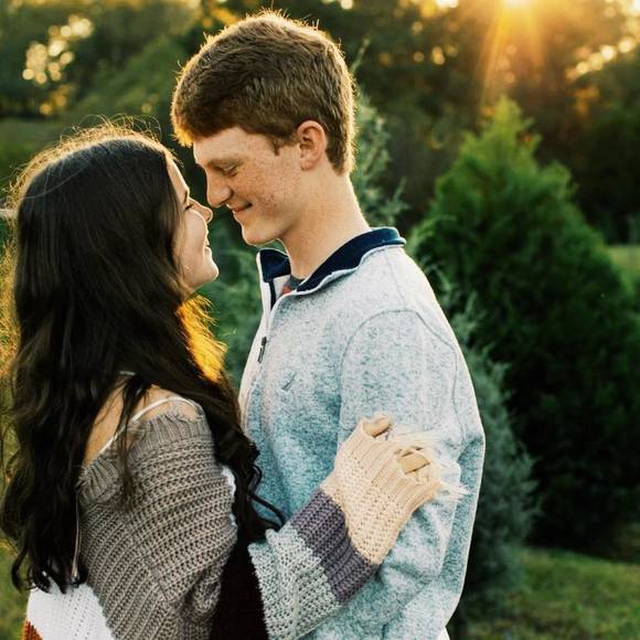 Profile Picture of Emma Mordecai (@emmagrace20004) on Poshmark