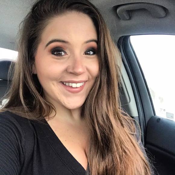 Profile Picture of Natalie Bruchsaler (@nattyglam) on Poshmark