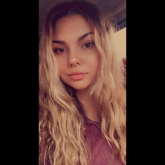 Profile Picture of Cherea Powell (@cherea_powell) on Poshmark