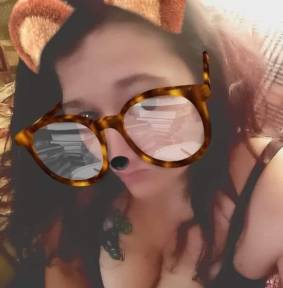 Profile Picture of Lori Allen (@loriallen88) on Poshmark