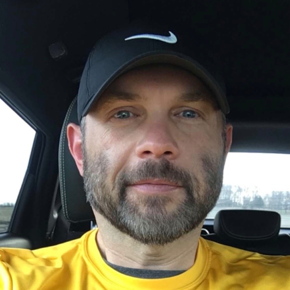 Profile Picture of Jason Mcelwee (@jrmcelwee76) on Poshmark