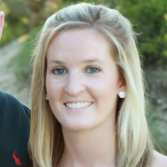 Profile Picture of Kim Afflerbach (@kimafflerbach) on Poshmark