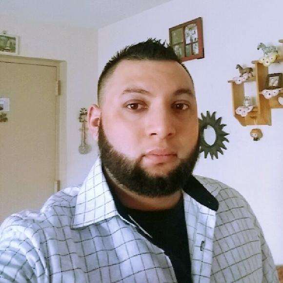 Profile Picture of Luis omar Tenorio (@l_tenorio) on Poshmark