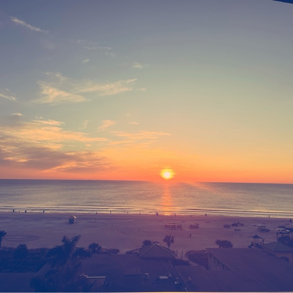 Profile Picture of Elizabeth Caplan (@lizcubed613) on Poshmark