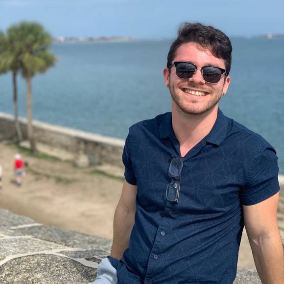 Profile Picture of Alex Arangio (@alexarangio) on Poshmark