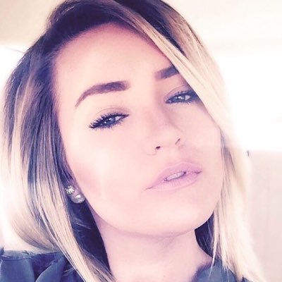 Profile Picture of Alyssa Henry (@alyssahodgson1) on Twitter