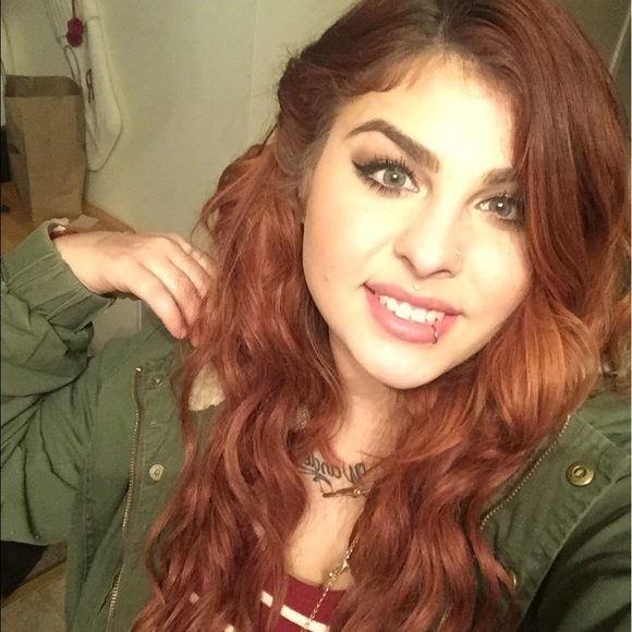 Profile Picture of Shayna Hagenbach (@shaynamarie47) on Poshmark