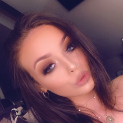 Profile Picture of Macy Thompson (@mmacyyyx) on Twitter