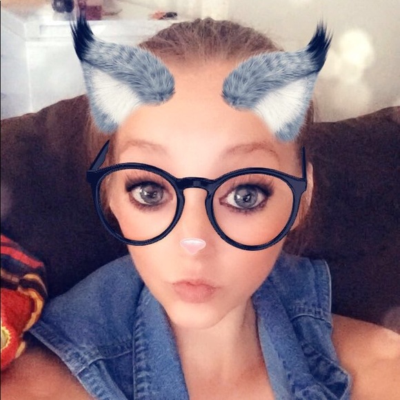 Profile Picture of Elizabeth Chattin (@eachattin27) on Poshmark