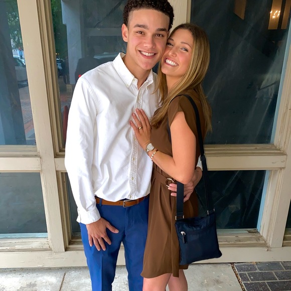 Profile Picture of Ashlyn Blotner (@ashlynblotner16) on Poshmark