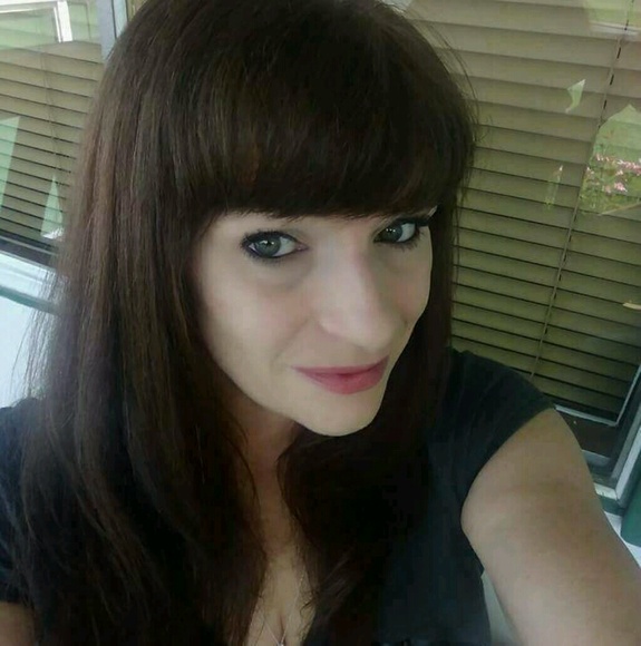 Profile Picture of Gabrielle Doherty (@binkibug) on Poshmark