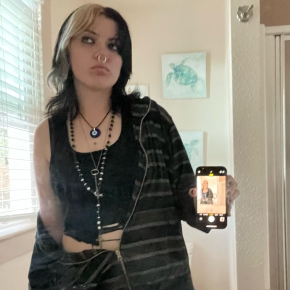 Profile Picture of Naomi Ulery (@naomim101205) on Poshmark