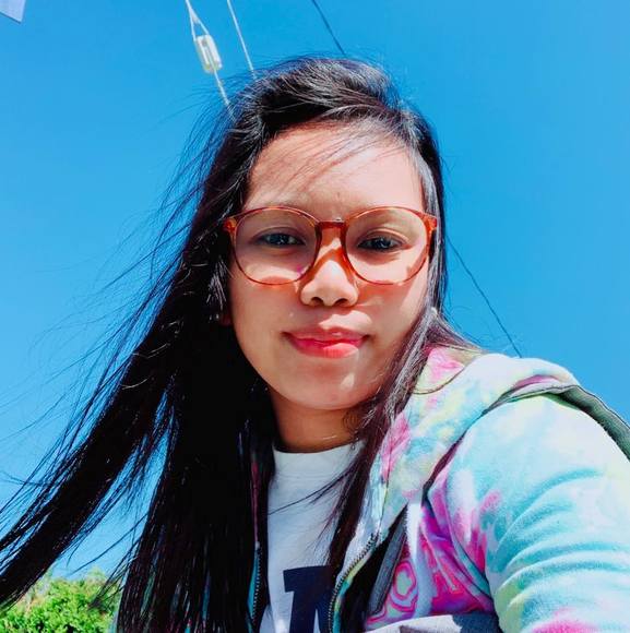 Profile Picture of Dee ar Baloran (@dbaloran) on Poshmark