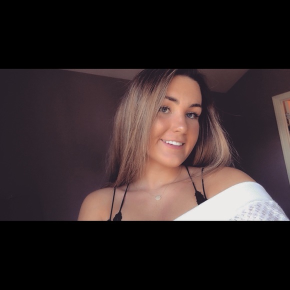 Taylor Denny - Poshmark Profile Picture of Taylor Denny (@taylor_denny) on Poshmark