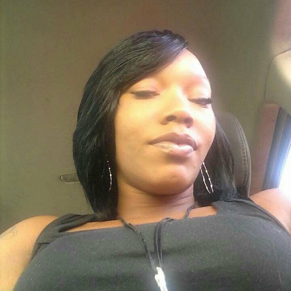 Profile Picture of Alisha Sherfield (@alishasherfield) on Poshmark