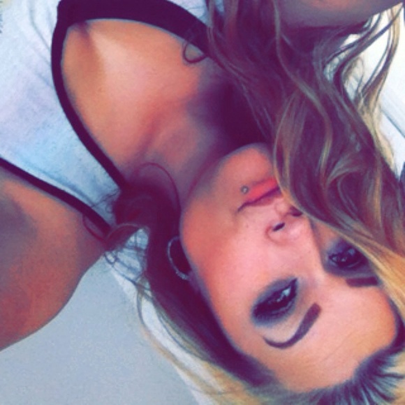 Profile Picture of Brittany Nuccio (@brittany_nuccio) on Poshmark