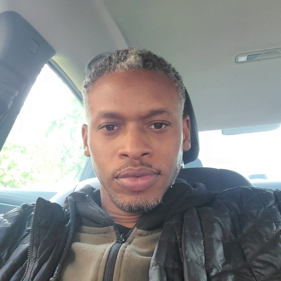 Profile Picture of Claude Albert (@claude3albert) on Poshmark