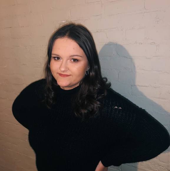 Profile Picture of Santana Ligons (@santanaligons) on Poshmark