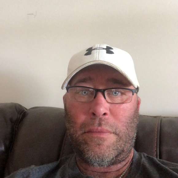 Profile Picture of Brian Harmon (@brianposh2112) on Poshmark