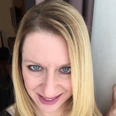 Profile Picture of Robin Gall (@phdiva68) on Twitter