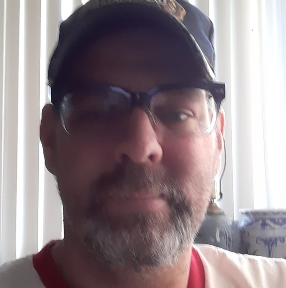 Profile Picture of Derek Pratt (@derekpratt) on Poshmark
