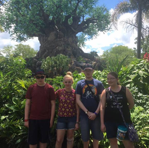 Profile Picture of Laura Gilfus (@lauragilfus) on Poshmark