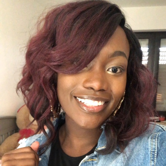 Profile Picture of Tahnesha Downey (@tahneshad) on Poshmark