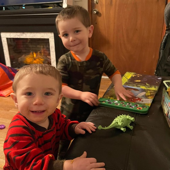 Profile Picture of Gloria Losey (@findgloria) on Poshmark