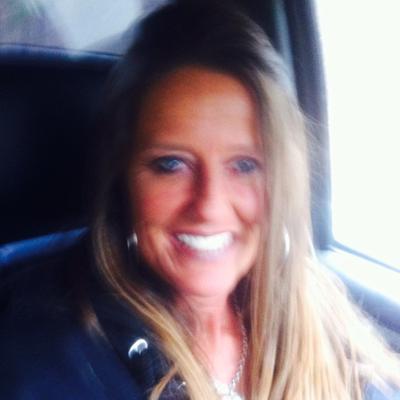 Profile Photo of Donna Block (@ilov2b82) on Twitter