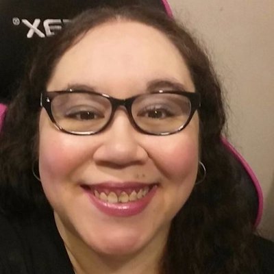 Profile Picture of Lorrie Adams (@Pirotess28) on Twitter
