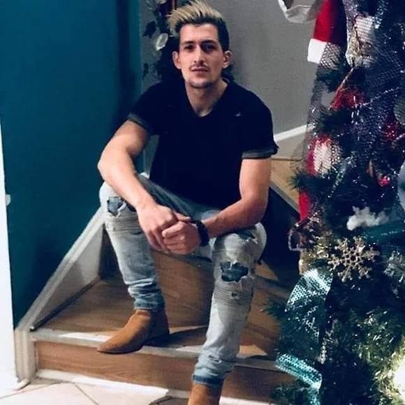 Profile Picture of Derek Botelho (@derekbotelho452) on Poshmark