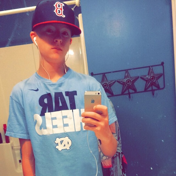 Profile Picture of Kevin Sabin (@kevinsabin) on Poshmark