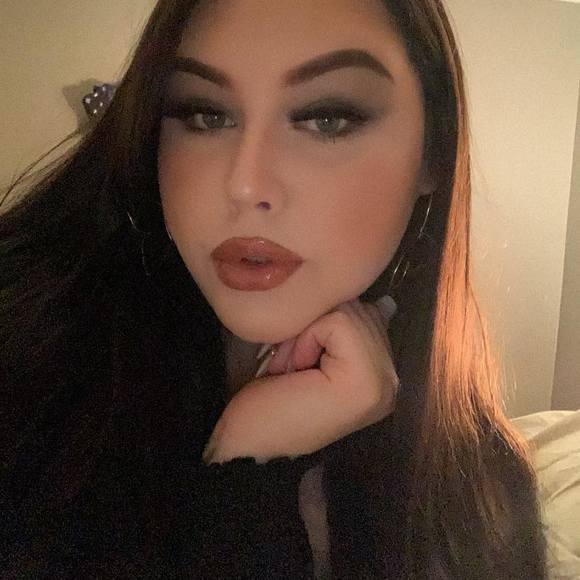 Profile Picture of Cameron Polanski (@cameronpolanski) on Poshmark