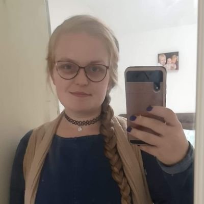 Profile Picture of AprilRees (@AprilRees93) on Twitter