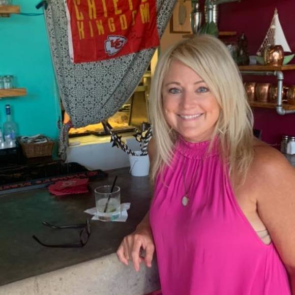 Profile Picture of Shelly Harper (@shellyharper10) on Poshmark