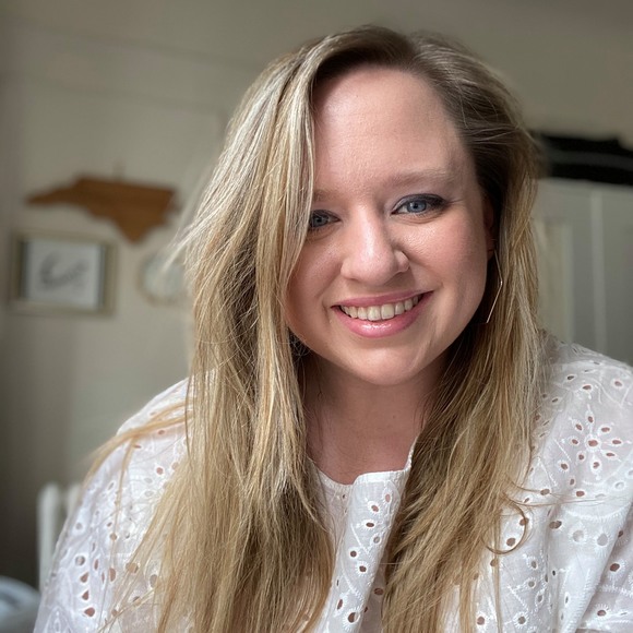 Profile Picture of Abby Dunkin (@adunkin22) on Poshmark