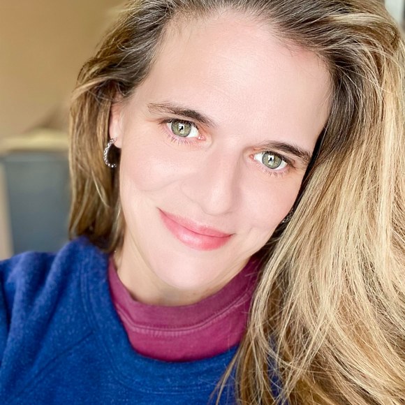 Profile Picture of Nikki Schelsteder sebastian (@bcnikkis) on Poshmark