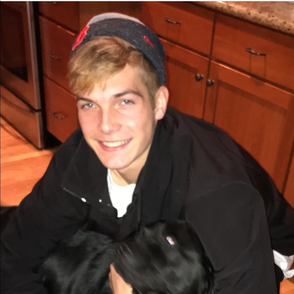 Profile Picture of Connor Peterson (@stopmotioncp) on Poshmark