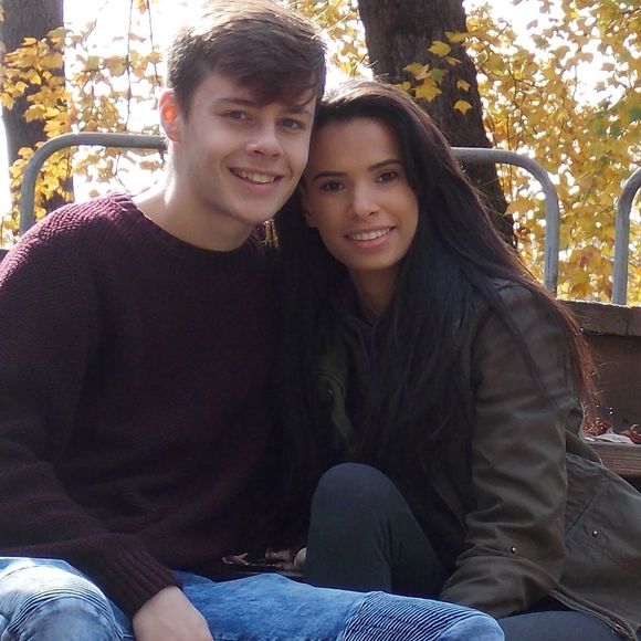 Profile Picture of Larissa Fernandes (@lissa_lovs) on Poshmark