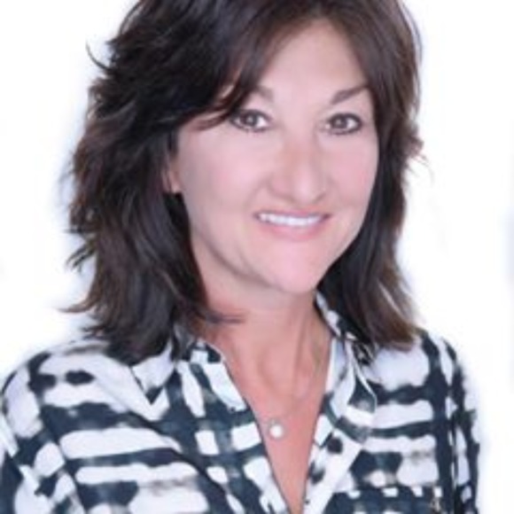 Profile Picture of Christy Campassi (@christycampassi) on Poshmark