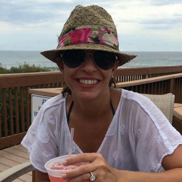 Profile Picture of Jen Schrecker (@jtaherian) on Poshmark