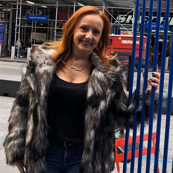 Profile Picture of Serafina Martorano (@serafinafina) on Poshmark