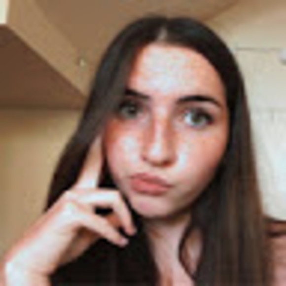 Profile Picture of Maria Colaluca (@mariacolaluca) on Poshmark