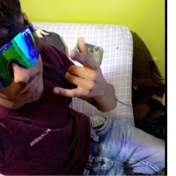 Profile Picture of Emmanuel Carreon (@emmanuelcarr765) on Poshmark