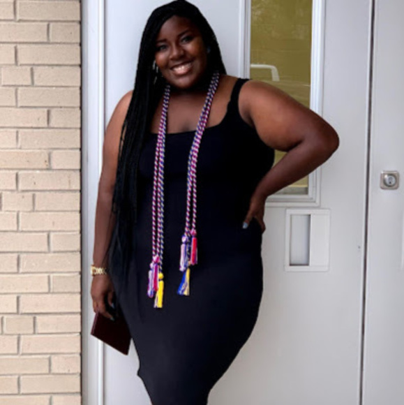 Profile Picture of Gabrielle Lowe (@gabbyrenae523) on Poshmark