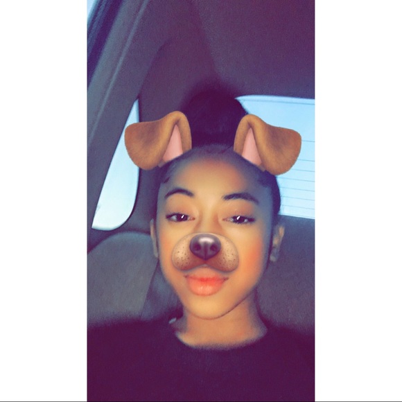 Profile Picture of Raylin Lingkol (@raylin0827) on Poshmark