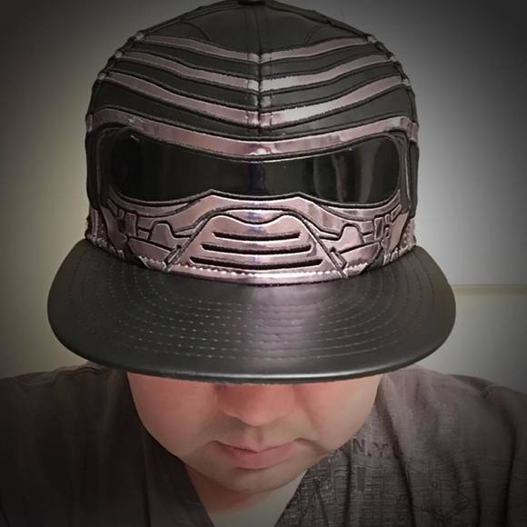 Profile Picture of Jin Chung (@silentoss) on Poshmark